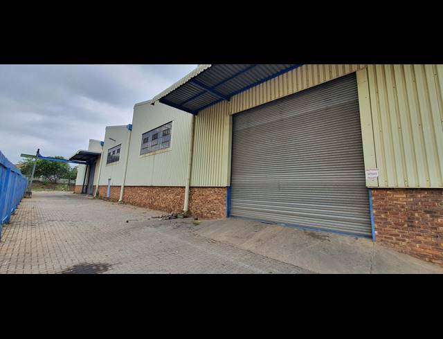 4,616M² WAREHOUSE TO LET IN CLAYVILLE